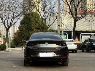2022 Mazda 3 Axela IV (BP), серый, 1659000 рублей, вид 5