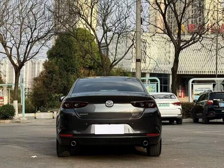 2022 Mazda 3 Axela IV (BP), серый, 1659000 рублей, вид 5