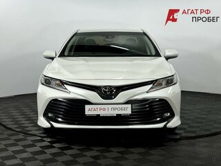 2019 Toyota Camry VIII (XV70), белый, 2415000 рублей, вид 3