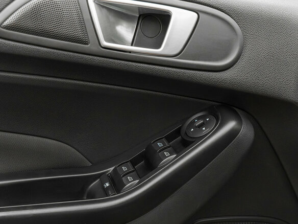 2015 Ford Fiesta Mk6 Рестайлинг, оранжевый - вид 14