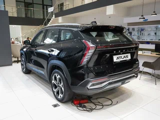 2026 Geely Atlas II, чёрный, 3450000 рублей, вид 2