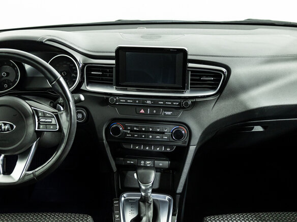 2018 Kia Ceed III, серый, 1840000 рублей - вид 13