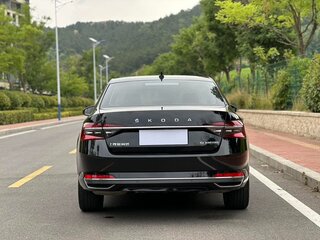 2022 Skoda Superb III Рестайлинг, чёрный, 1971000 рублей, вид 5