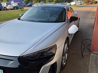 2023 Audi e-tron GT I, серебристый, 4600000 рублей, вид 3