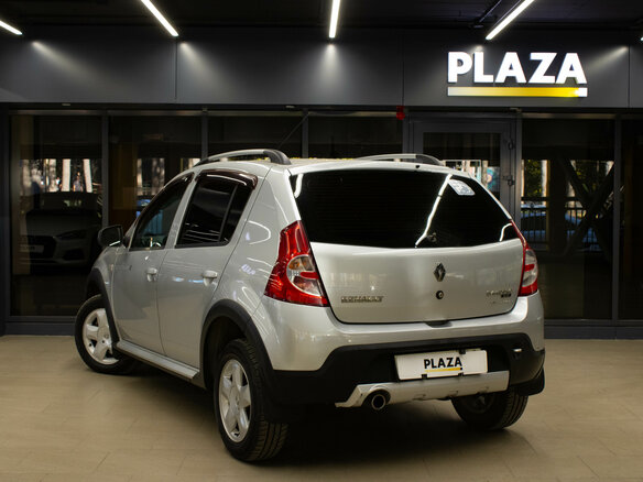 2014 Renault Sandero I, серебристый, 1000000 рублей - вид 2