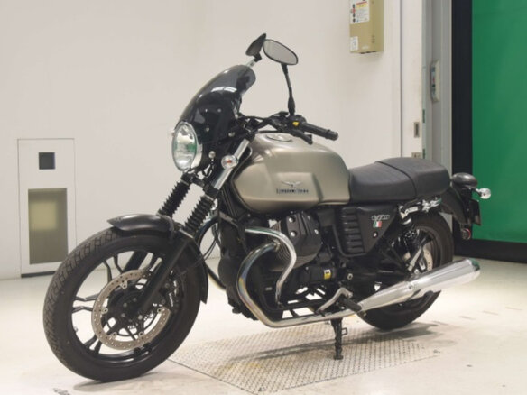 2017 Moto Guzzi V 7, серебристый, 600000 рублей - вид 2