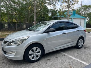 2015 Hyundai Solaris I Рестайлинг, серебристый, 750000 рублей, вид 1