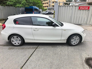 2011 BMW 1 серии 116i I (E81/E82/E87/E88) Рестайлинг, белый, 900000 рублей, вид 2