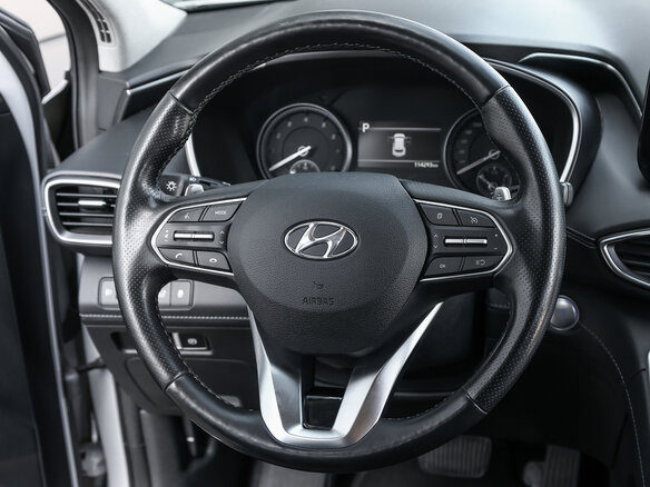 2021 Hyundai Santa Fe IV Рестайлинг, белый, 2998000 рублей - вид 17