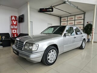 Mercedes-Benz W124 230