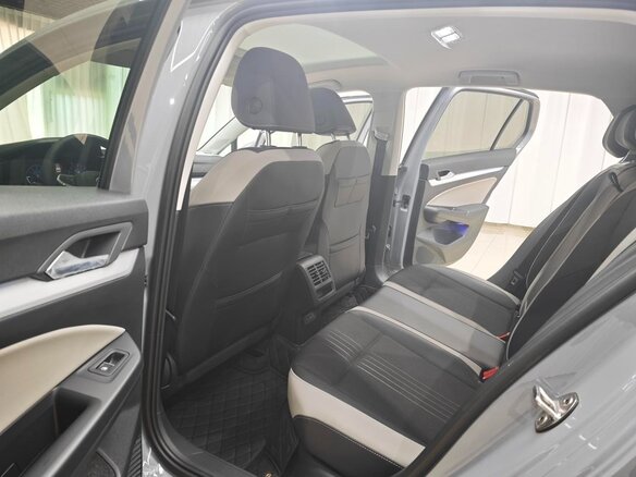 2023 Volkswagen Golf VIII, серый, 1790000 рублей - вид 17