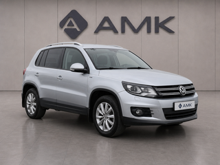 2016 Volkswagen Tiguan I Рестайлинг, серебристый, 1630000 рублей, вид 2
