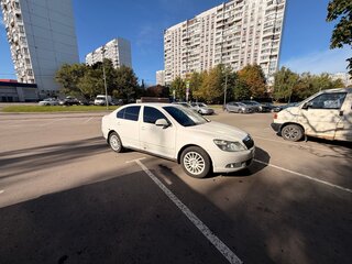2012 Skoda Octavia II (A5) Рестайлинг, белый, 580000 рублей, вид 2