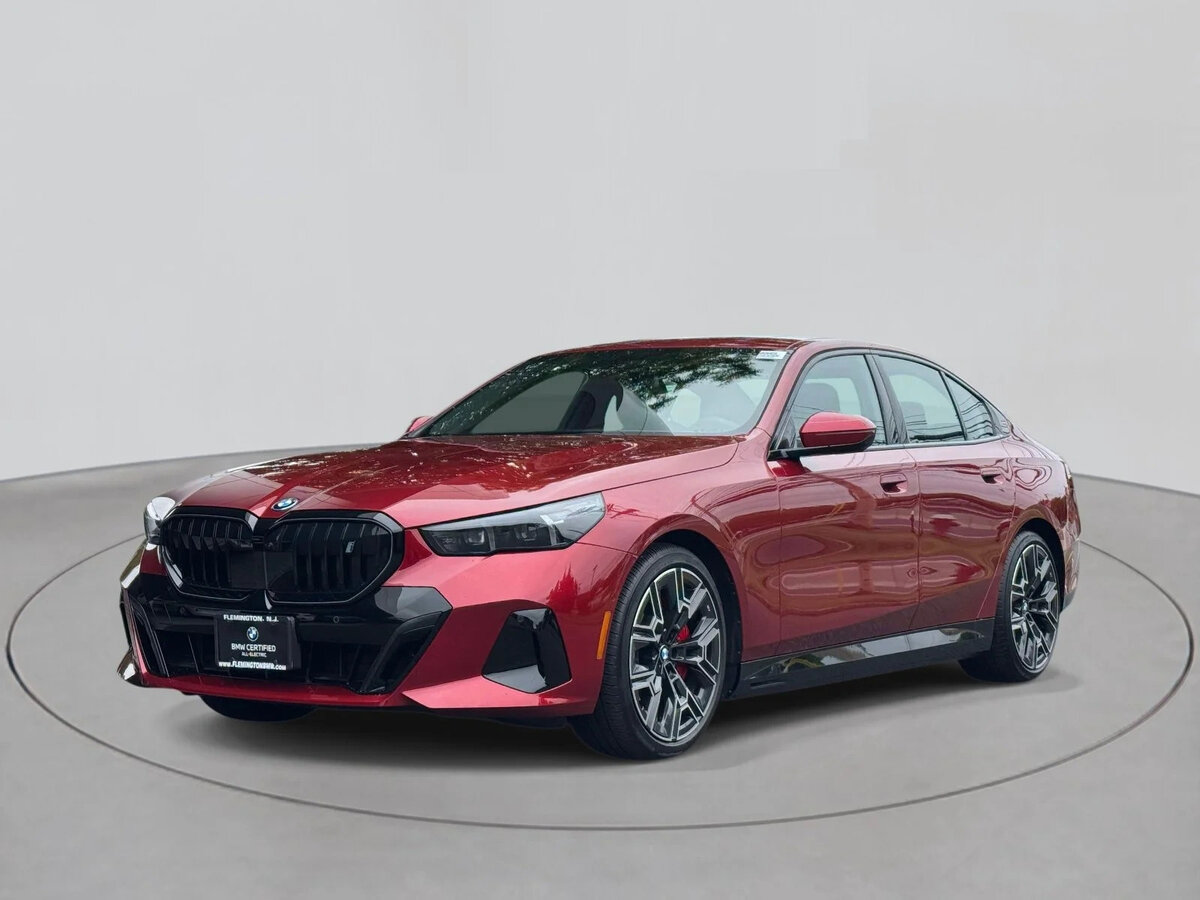 Открыть фотографии: BMW i5