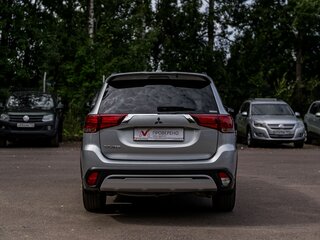 2022 Mitsubishi Outlander III Рестайлинг 3, серый, 2352000 рублей, вид 4