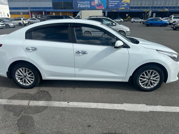 2017 Kia Rio IV, белый, 1450000 рублей - вид 1