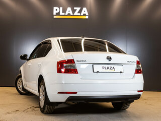 2020 Skoda Octavia III (A7) Рестайлинг, белый, 1900000 рублей, вид 4
