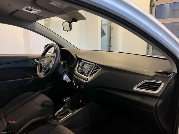 2022 Hyundai Solaris II Рестайлинг, белый, 1549000 рублей - вид 11