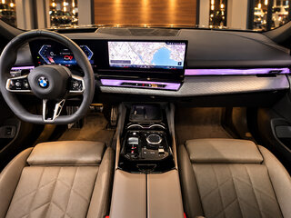 2025 BMW 5 серии 523d xDrive VIII (G60/G61/G68), белый, 7900000 рублей, вид 3