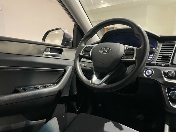 2018 Hyundai Sonata VII (LF) Рестайлинг, серый, 1800000 рублей - вид 14