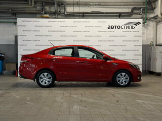 2015 Kia Rio III Рестайлинг, красный, 1249000 рублей, вид 4