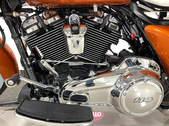 2023 Harley-Davidson Electra Glide, оранжевый, 3790000 рублей - вид 32