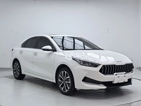 2021 Kia K3 II (China Market), белый, 1400000 рублей - вид 2