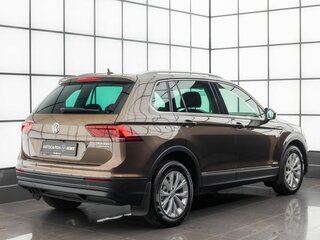 2017 Volkswagen Tiguan II, коричневый, 2699000 рублей, вид 3