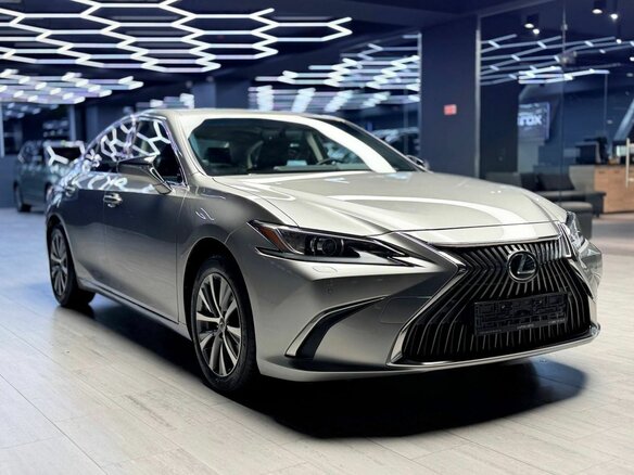 2020 Lexus ES 250 VII, серый, 3100000 рублей - вид 4