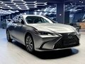 2020 Lexus ES 250 VII, серый, 3100000 рублей - вид 4
