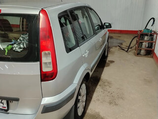 2008 Ford Fusion I Рестайлинг, серебристый, 550000 рублей, вид 4