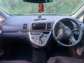 2004 Toyota Wish I, серый, 670000 рублей, вид 5