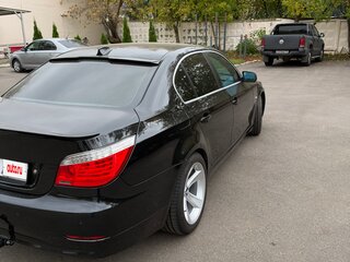 2008 BMW 5 серии 520d V (E60/E61) Рестайлинг, чёрный, 1150000 рублей, вид 4