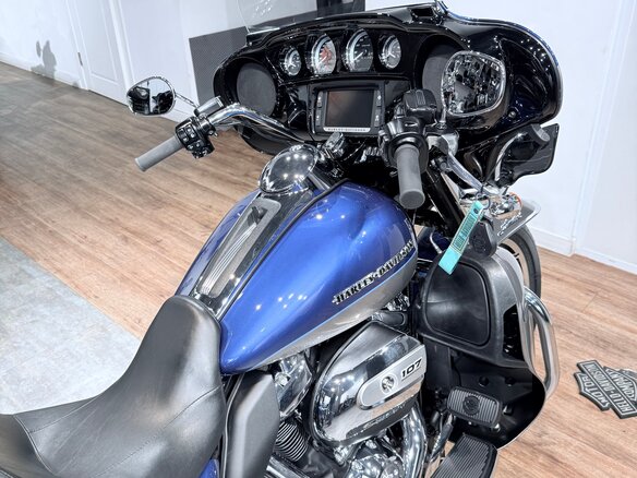 2017 Harley-Davidson Electra Glide, серебристый, 1799000 рублей - вид 18