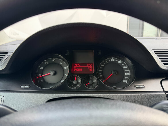 2009 Volkswagen Passat B6, чёрный, 450000 рублей - вид 12