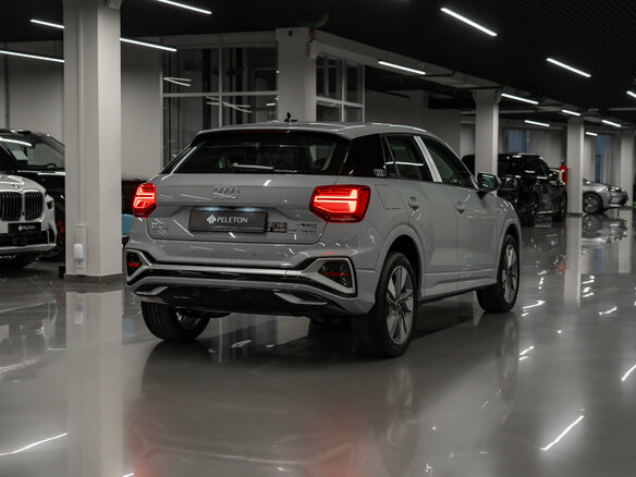 2026 Audi Q2 L 35 TFSI I Рестайлинг, серый, 3690000 рублей - вид 4