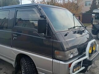 1992 Mitsubishi Delica III, серый, 850000 рублей, вид 2