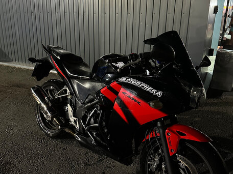 2011 Honda CBR 250R, красный, 300000 рублей, вид 3