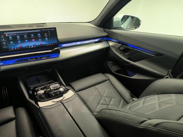 2025 BMW 5 серии 530i xDrive VIII (G60/G61/G68), серый, 8990000 рублей - вид 11