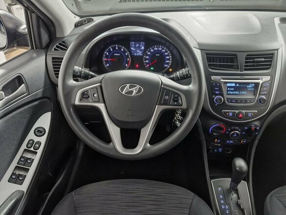 2015 Hyundai Solaris I Рестайлинг, коричневый, 899000 рублей - вид 17