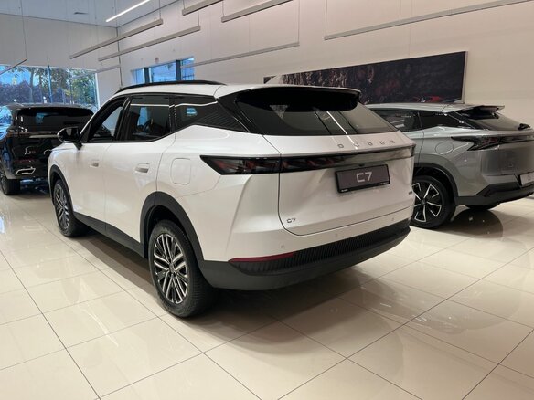 2026 Omoda C7, белый, 3299000 рублей - вид 6