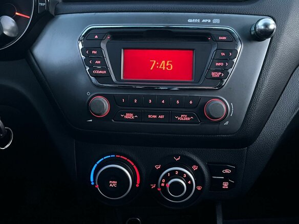 2012 Kia Rio 5-speed III, серый, 630000 рублей - вид 13