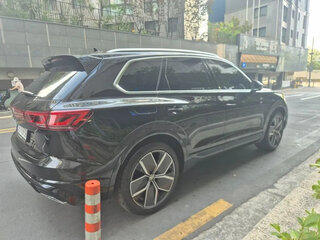 2026 Volkswagen Touareg III Рестайлинг, чёрный, 12124576 рублей, вид 3