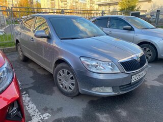 2013 Skoda Octavia II (A5) Рестайлинг, серый, 729000 рублей, вид 2