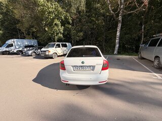 2012 Skoda Octavia II (A5) Рестайлинг, белый, 580000 рублей, вид 4