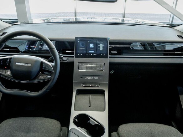 2026 Jaecoo J6, чёрный - вид 17