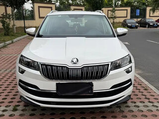 2023 Skoda Karoq DSG7 I, белый, 1545000 рублей, вид 2
