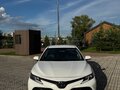 2019 Toyota Camry VIII (XV70), белый, 2600000 рублей - вид 3