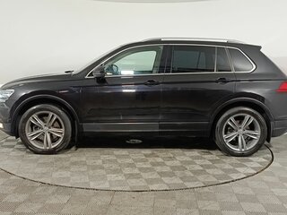 2017 Volkswagen Tiguan II, чёрный, 2440000 рублей, вид 4