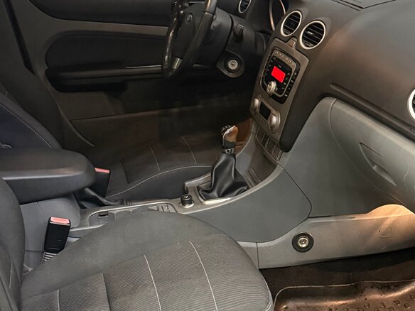 2010 Ford Focus II Рестайлинг, серебристый - вид 10